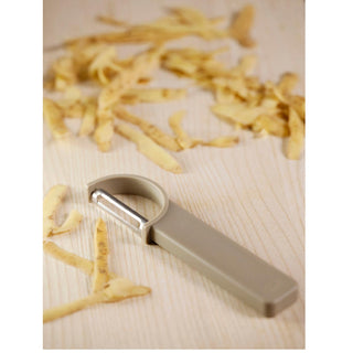SINGLES Soft Taupe Vegetable peeler, 16 x 3.2 cm